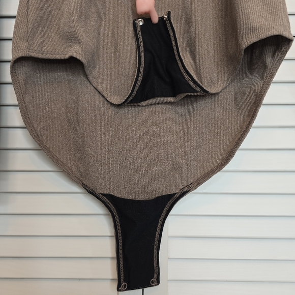 GIRLFRIEND COLLECTIVE Vivien‎ Bodysuit Taupe Brown Long Sleeve Mock Neck Large - Picture 4 of 10